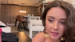 Bloomyogi 
 Adult webcam model bloomyogi at
 Chaturbate