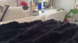 Luvlivvyy 
 luvlivvyy — Chaturbate