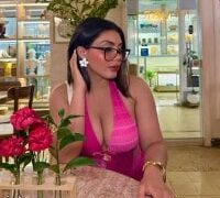 Adult webcam streamer zui_lu at
 Stripchat