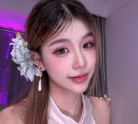 Live nude cam performer Kiki–2025 on Stripchat