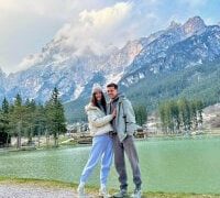 Live nude cam performer YoungSquad on Stripchat