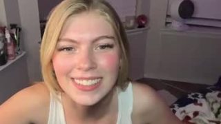 Elliee81 
 elliee81 — Chaturbate