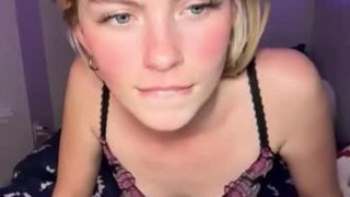 Elliee81 
 Live nude broadcaster elliee81 on Chaturbate