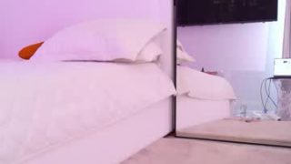 Tinyangelxx 
 Live nude broadcaster tinyangelxx on Chaturbate