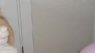 Ellalowe 
 Live nude broadcaster ellalowe on Chaturbate