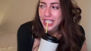Sieena 
 Adult webcam model sieena at
 Chaturbate