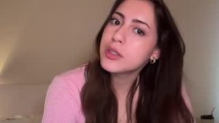 Sieena 
 Live nude broadcaster sieena on Chaturbate