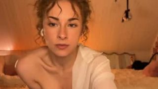 Uwunikaa 
 Live nude broadcaster uwunikaa on Chaturbate