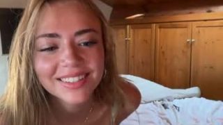 Honeyyy95 
 Adult webcam model honeyyy95 at
 Chaturbate