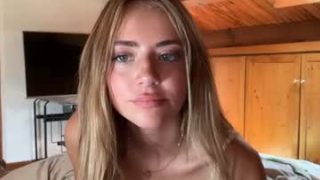 Honeyyy95 
 Live nude broadcaster honeyyy95 on Chaturbate