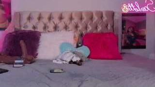 Scarlett-harper 
 Live nude cam model scarlett-harper on Camsoda