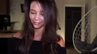 Emilybatee 
 emilybatee — Chaturbate