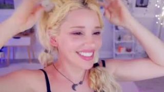 Cherrycrush 
 Adult webcam model cherrycrush at
 Chaturbate