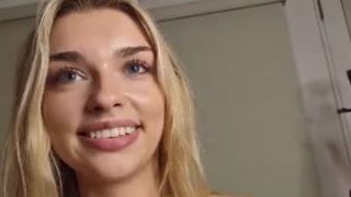 Ellalowe 
 Live nude broadcaster ellalowe on Chaturbate