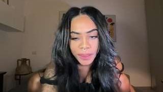 Hopefrench 
 Live nude cam model hopefrench on Camsoda